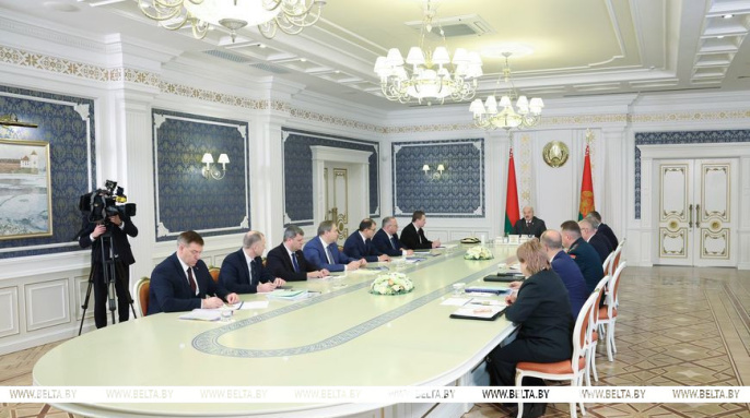 Программа пятилетки, третий реактор, самоизоляция Литвы и разговор с Путиным. Итоги недели Президента Программа пятилетки, третий реактор, самоизоляция Литвы и разговор с Путиным. Итоги недели Президента