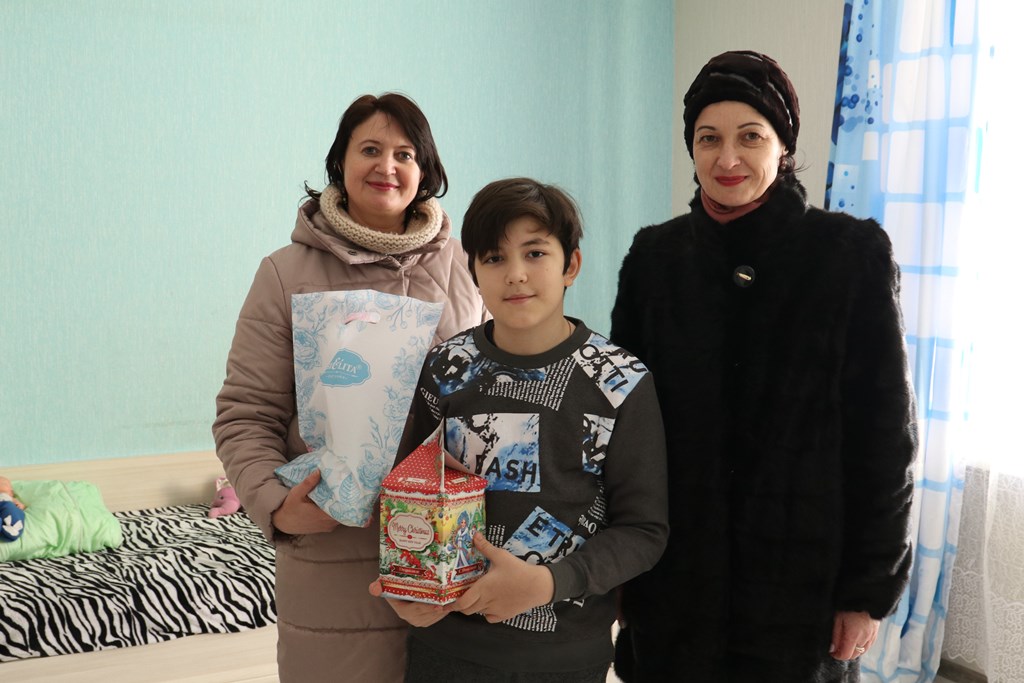 Дети с инвалидностью получили подарки от Белорусского детского фонда