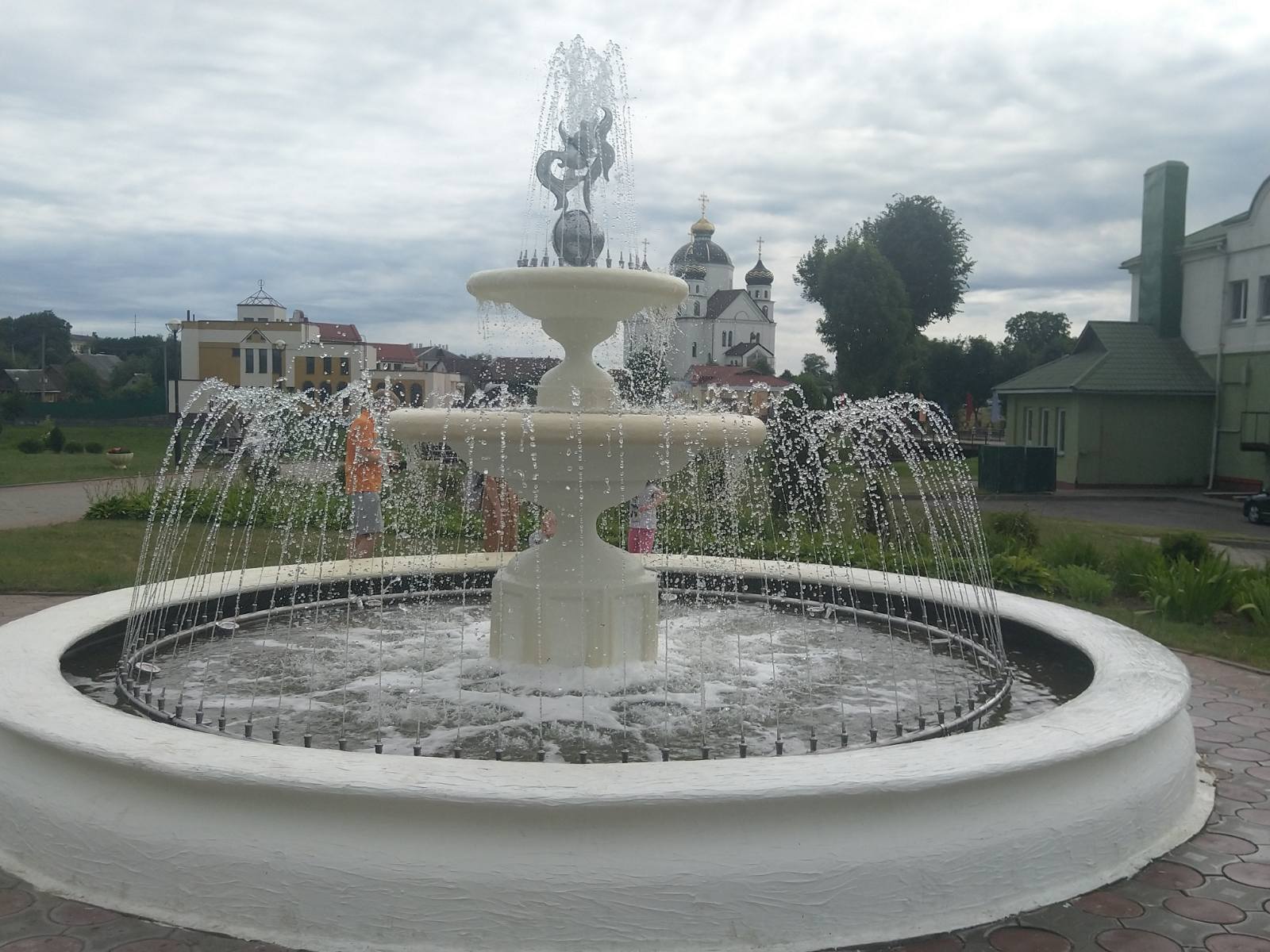 Подарок ко Дню Независимости: фонтан на площади Ленина