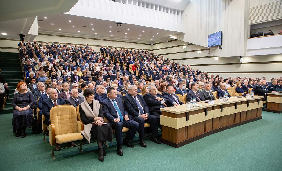 Обстановку вокруг Беларуси обсудили сегодня с активом региона