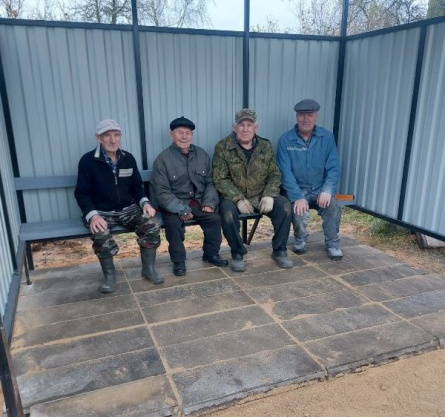 В д.Михневичи установили павильон на месте остановки автомагазина