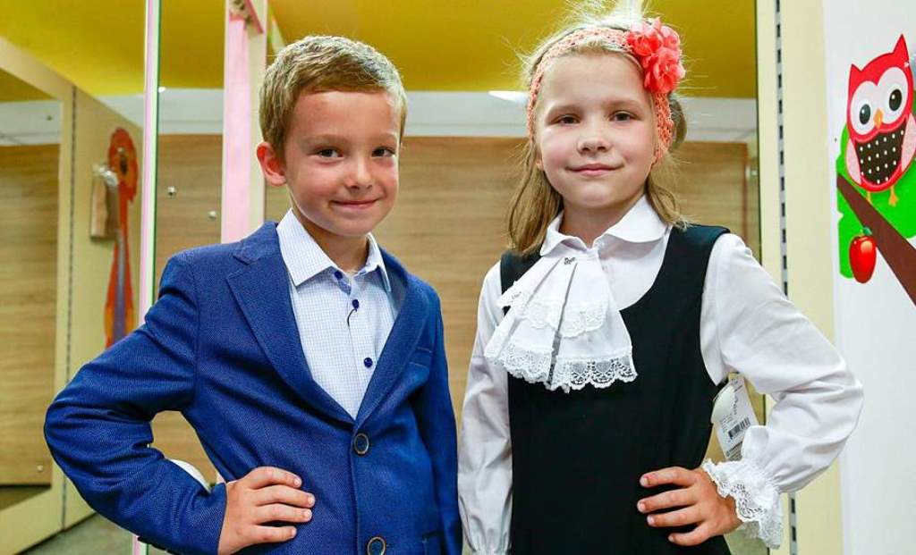 С первого сентября вводится второй элемент школьной формы