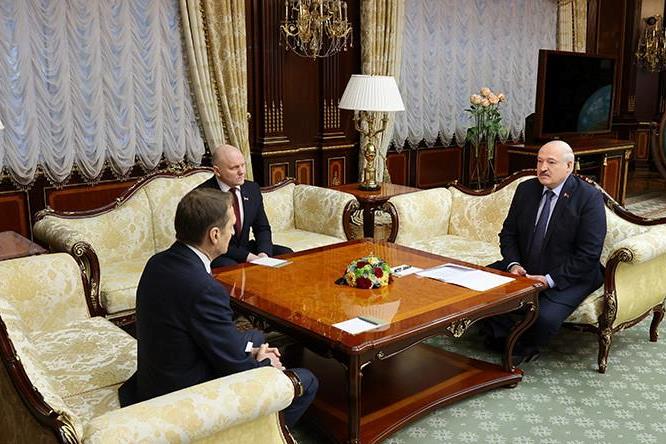 Александр Лукашенко на встрече с Сергеем Нарышкиным: угрозы очень серьезные, порой невероятные