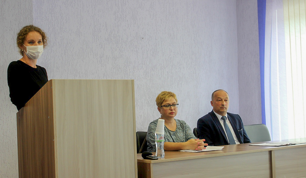 Информационно-пропагандистская группа во главе с председателем райисполкома Геннадием Хоружиком провела встречу со специалистами налоговой инспекции