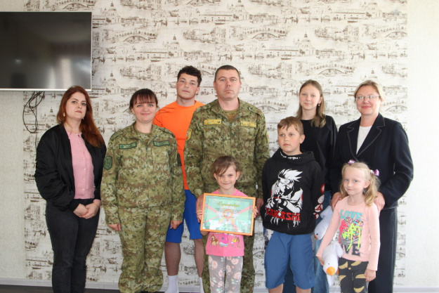 Пограничники посетили социально-педагогические центры в Сморгони и Ошмянах