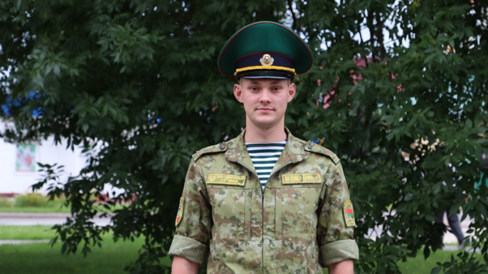 От футбольного поля к службе в армии