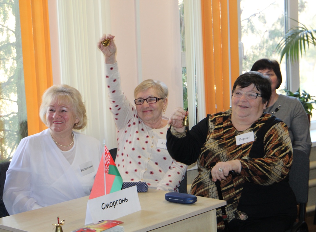 «Назад в СССР»: в «Тёплом доме» прошёл интеллектуальный турнир между командами пожилых людей