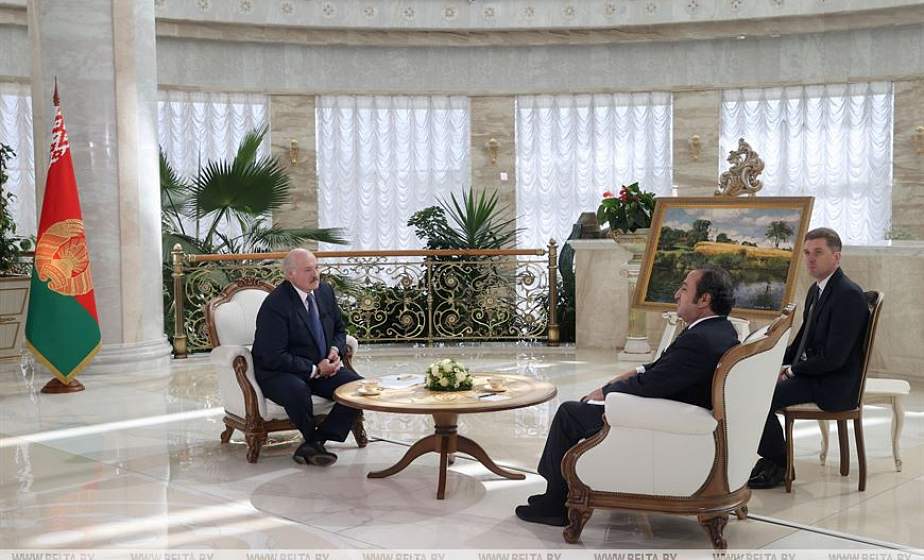 Санкции, инцидент с самолетом, отношения с Западом и миграция - подробности интервью Александра Лукашенко Sky News Arabia