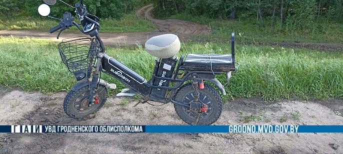 В Сморгонском районе легковушка сбила пожилого мужчину на электровелосипеде