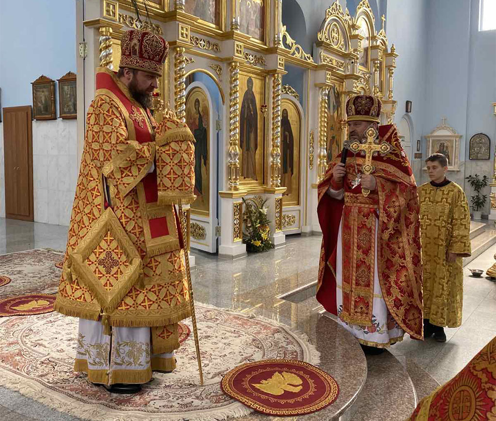 Епископ Порфирий в Сморгони возглавил Пасхальную литургию
