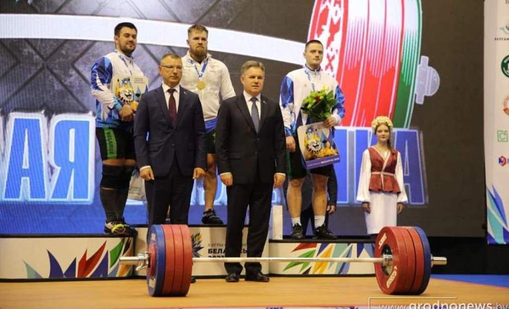Белоруский тяжелоатлет Сергей Шаренков завоевал бронзу в весовой категории 102 кг
