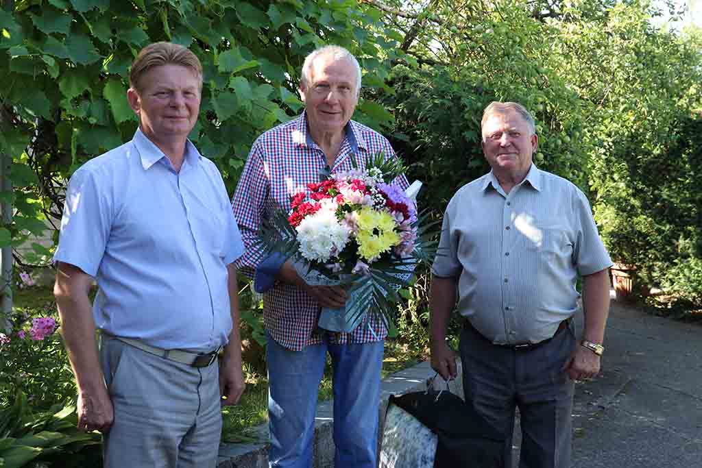 7 августа бывший председатель Сморгонского раийсполкома Анатолий Янец принимал поздравления с 70-летним юбилеем