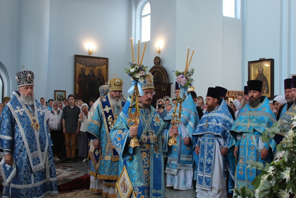 Праздничное богослужение в честь иконы Божьей Матери Сукневичской прошло в соборе