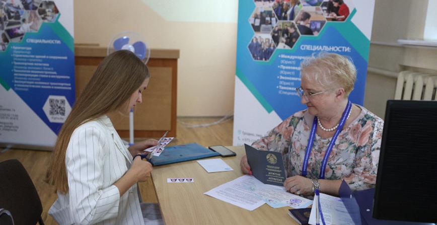 Какие специальности стали самыми популярными у поступающих в вузы в 2024 году, рассказал эксперт