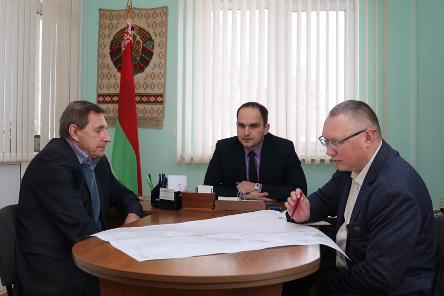 Первый заместитель председателя райисполкома Сергей Медзвецкас провёл в Крево выездной приём граждан