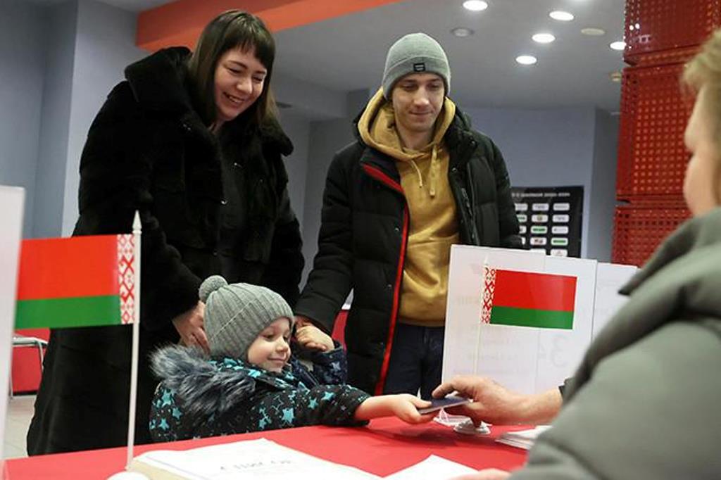 "Это достаточно высокая явка". Игорь Карпенко о первом дне досрочного голосования