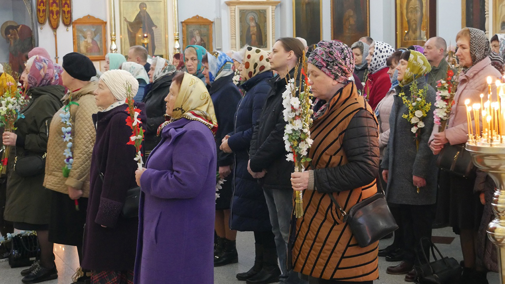 В соборе Преображения Господня проходят праздничные Божественные литургии. 