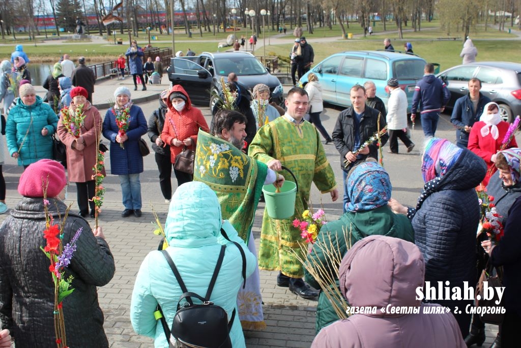 Православные верующие отмечают Вербное Воскресенье