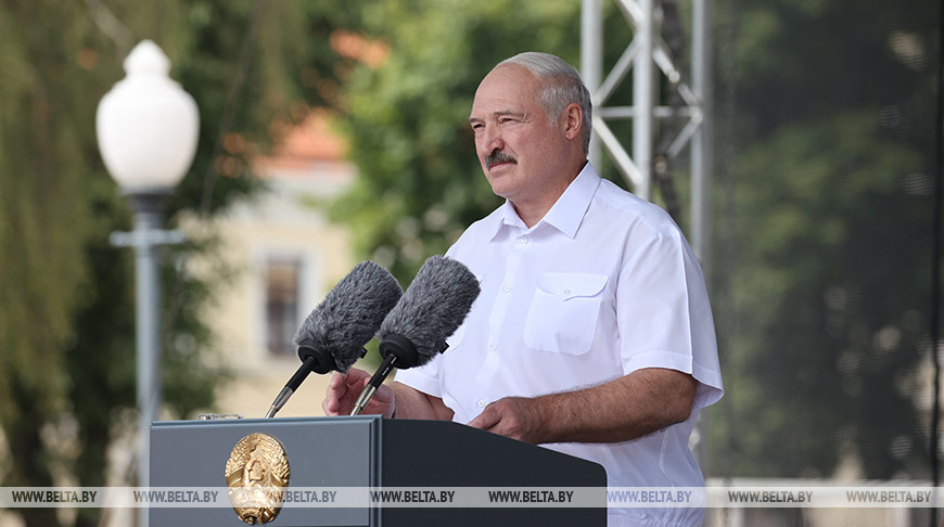 Александр Лукашенко: люди просят спокойной жизни, и мы должны им эту жизнь предоставить