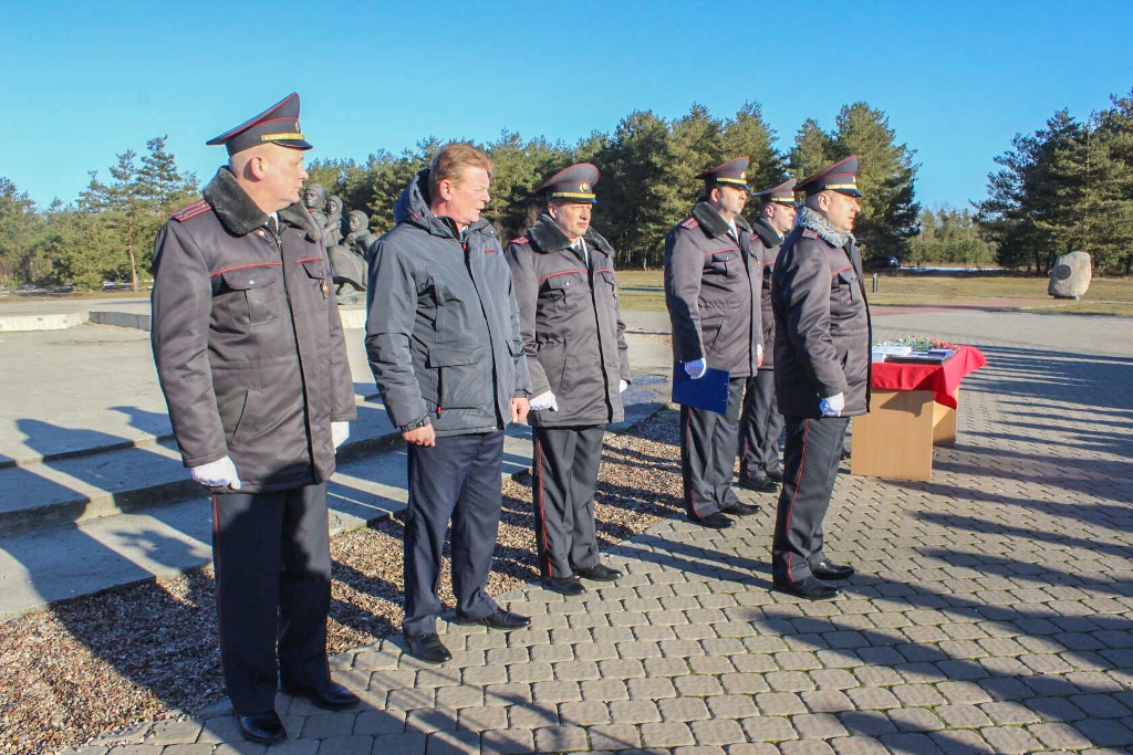 В Сморгони на мемориале прошёл торжественный митинг, посвященный Дню милиции