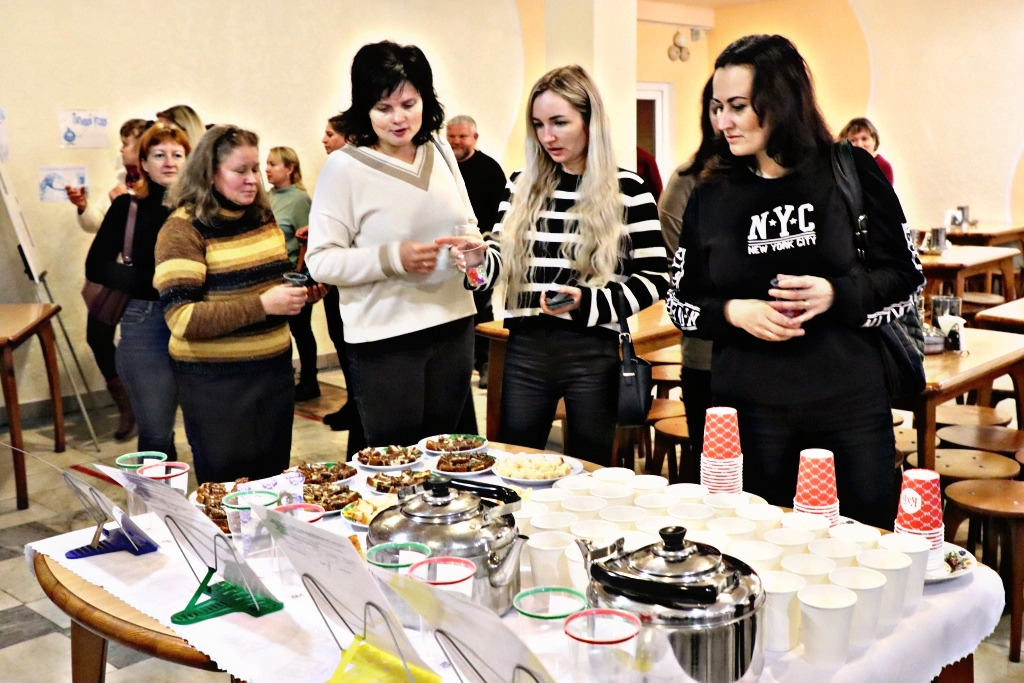 Как вкусно кормят в гимназии, или Родители продегустировали школьное меню Как вкусно кормят в гимназии, или Родители продегустировали школьное меню