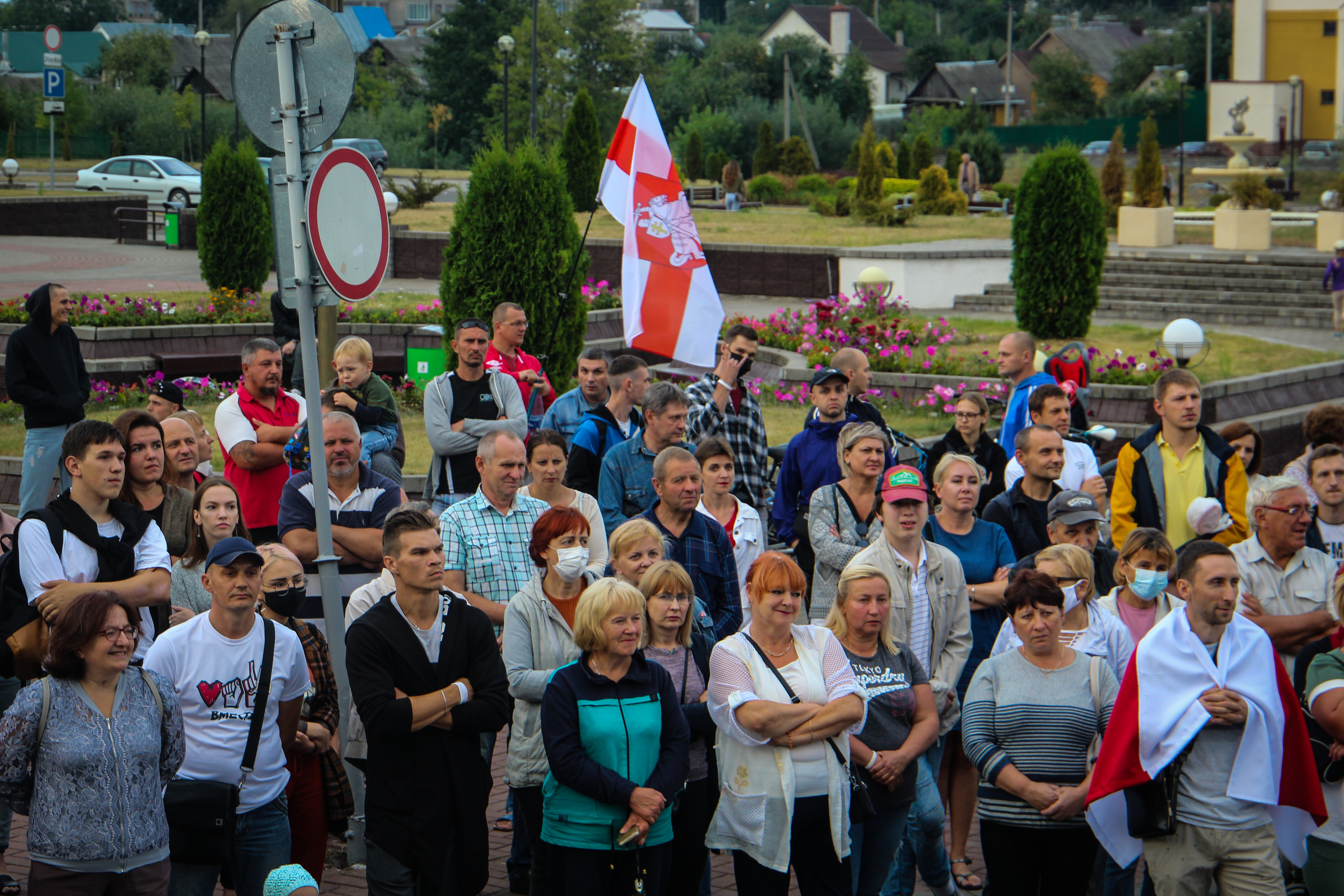 ФОТОРЕПОРТАЖ: Мирные митинги в Сморгони продолжаются