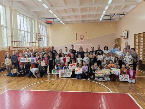 Спортивный праздник  "Папа, мама, я - спортивная семья" прошел в СШ №5 Спортивный праздник  "Папа, мама, я - спортивная семья" прошел в СШ №5