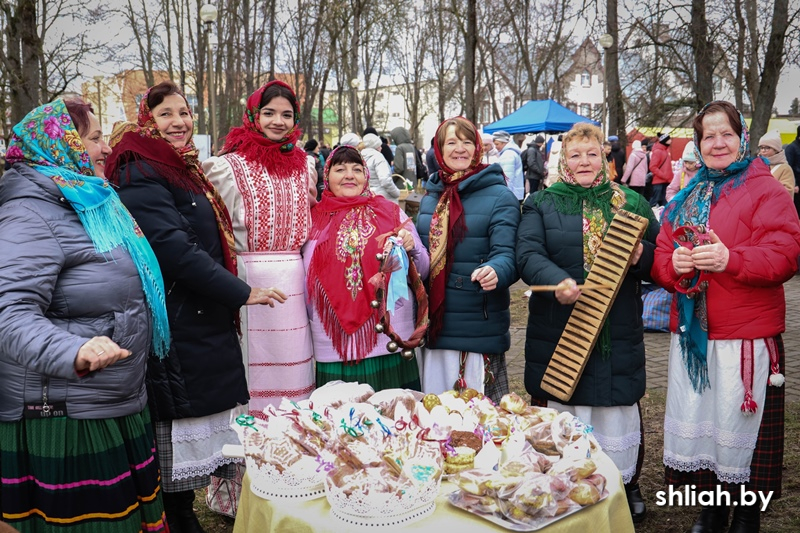qaY20J-6Lm4.jpg qaY20J-6Lm4.jpg