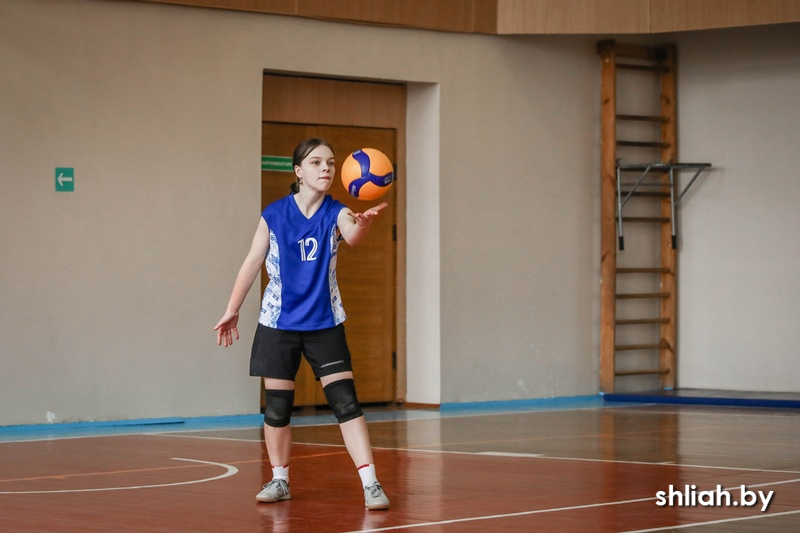 FBUStEirIHk.jpg FBUStEirIHk.jpg
