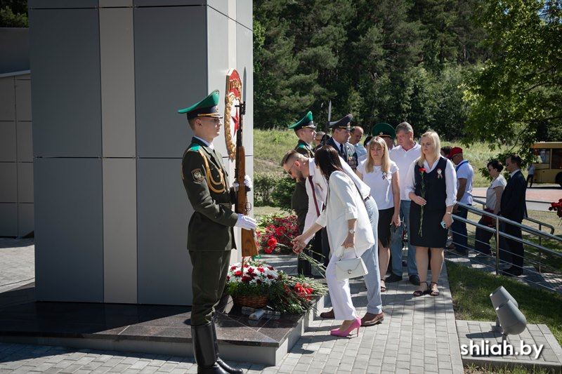 2Z3A8215.jpg