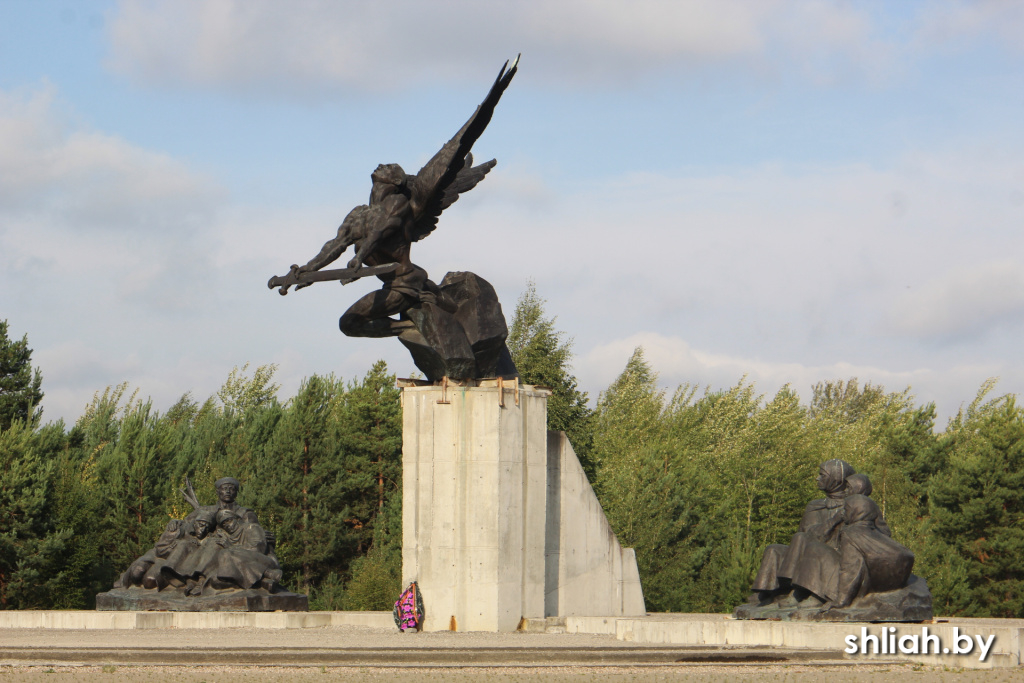 Скульптуры Крылатый гений солдатской славы, Солдаты Первой мировой, Беженцы..JPG