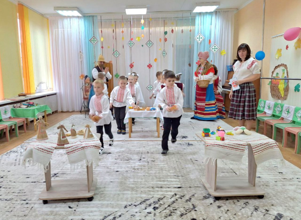 Сучасныя і народныя цацкі.jpg