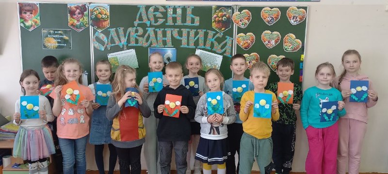 Вот какие  получились одуванчики из бумаги..JPG