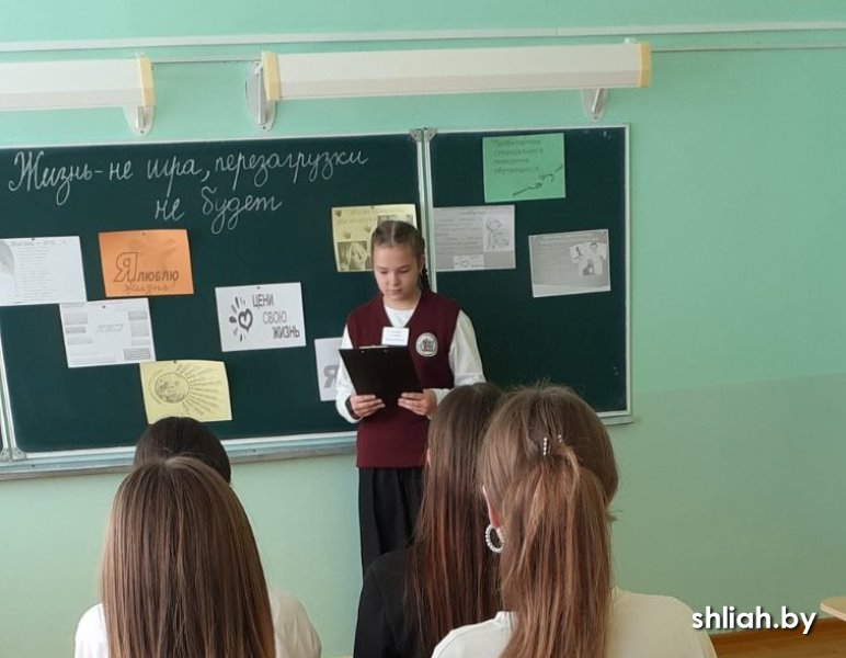 IMG-e3f7078f88e6d032d6312f0456569efb-V.jpg IMG-e3f7078f88e6d032d6312f0456569efb-V.jpg